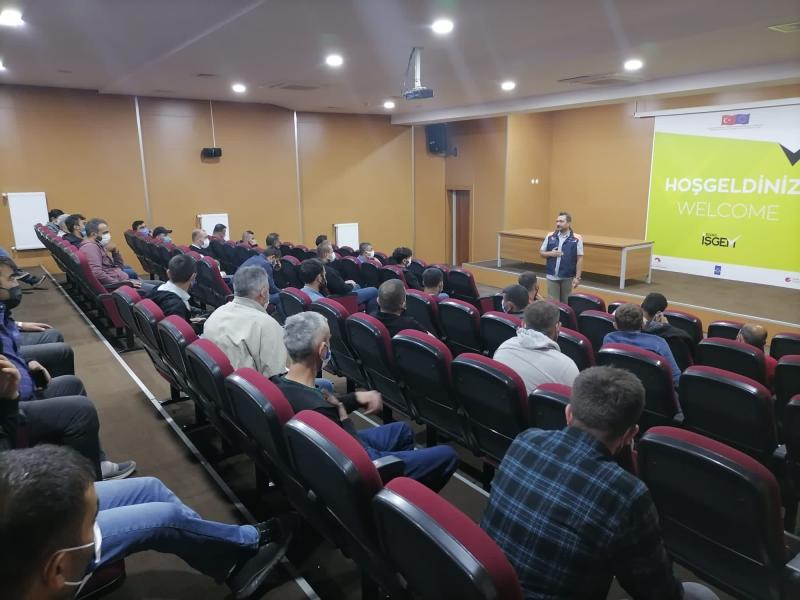 Gökyapı A.Ş. kurum içi AFAD Eğitimi'ni İŞGEM Toplantı salonunda gerçekleştirdi.