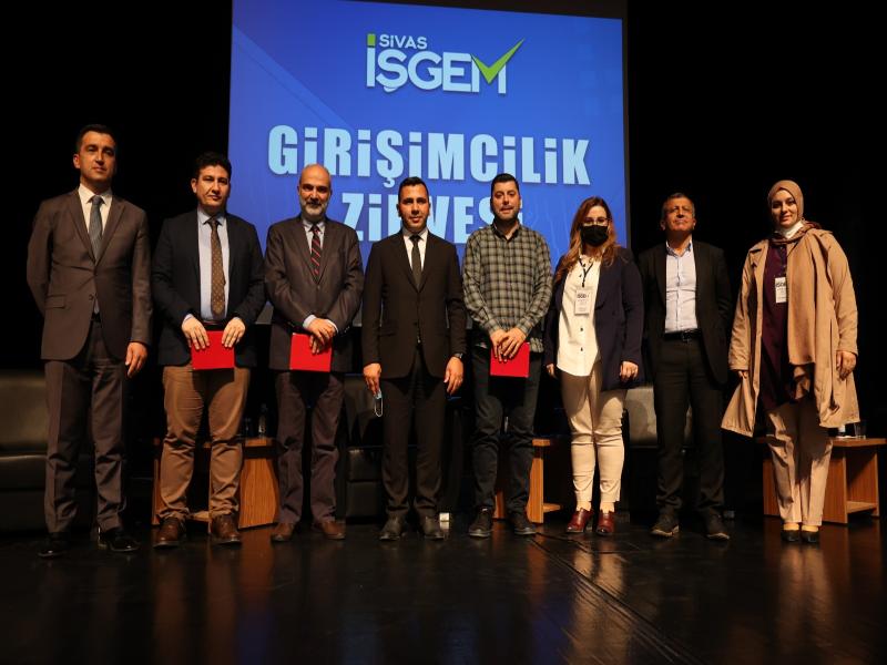 Sivas İŞGEM tarafından ilk kez düzenlenen "GİRİŞİMCİLİK ZİRVESİ"nde girişimcilik ile ilgili deneyim paylaşımlarında bulunuldu. Konuşmacılarımıza ve katılımcılarımıza teşekkür ederiz.